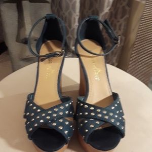 Gorgeous Emerald Green Wedges